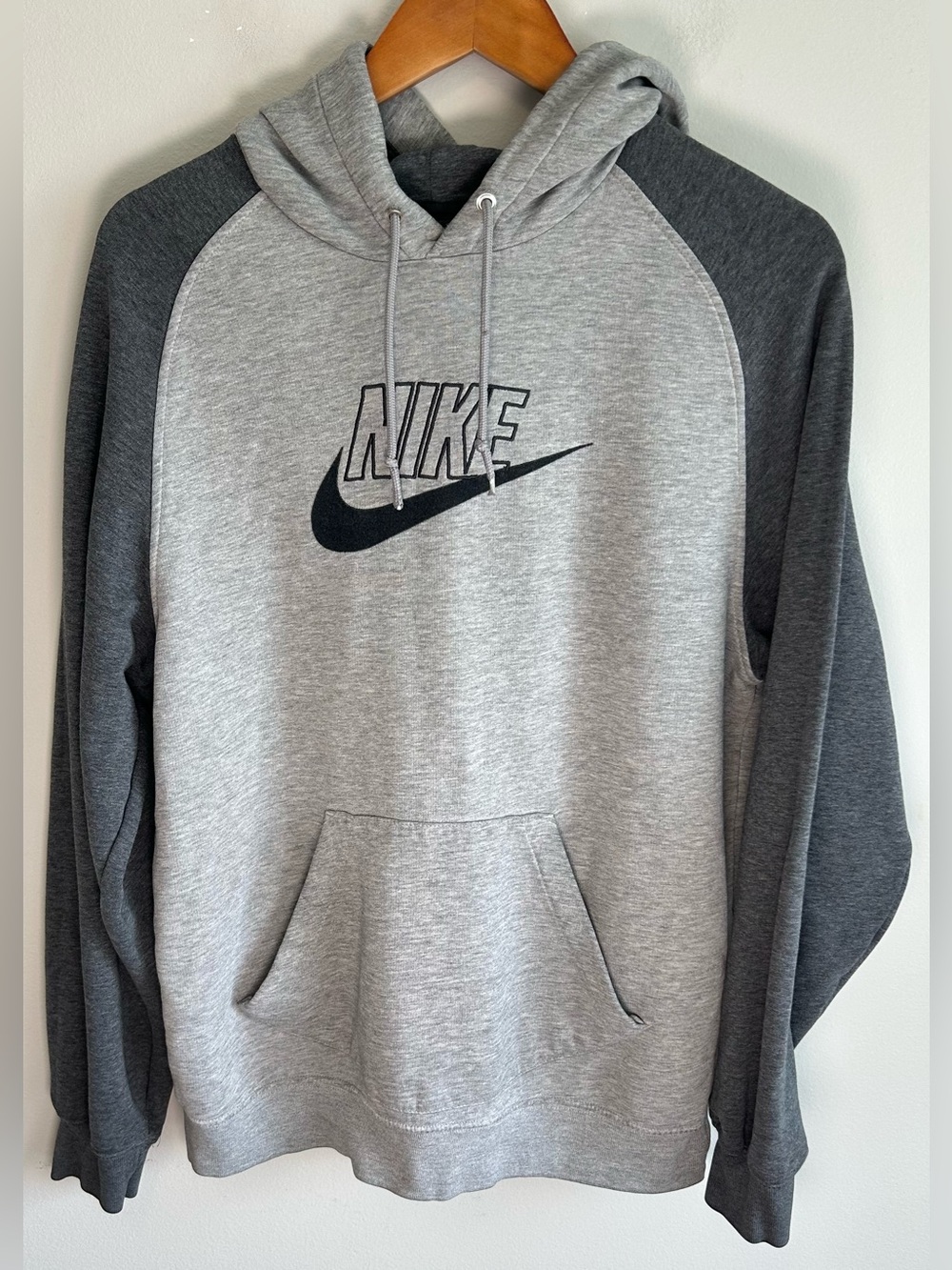 Vintage Nike Hoodie Mens M Gray Pullover Long Sleeve Swoosh Spell Out Silver Tag
